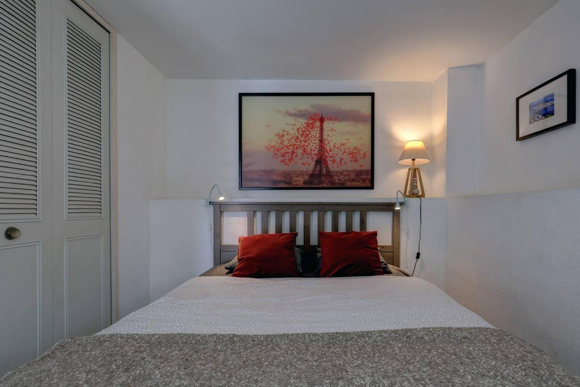 082 - Stunning Sea Views Beachfront Apartment Benalmádena Kültér fotó